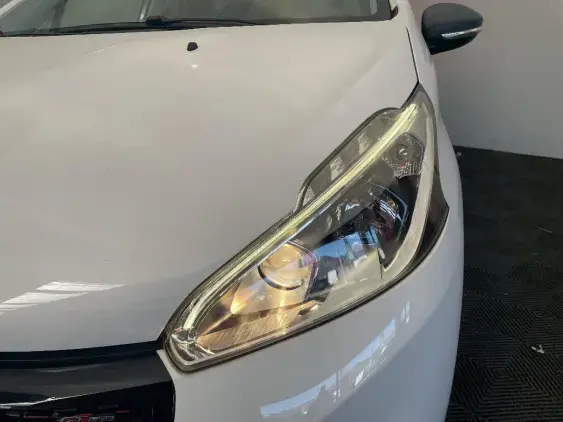 PEUGEOT 208 - voiture d'occasion - Photo 22