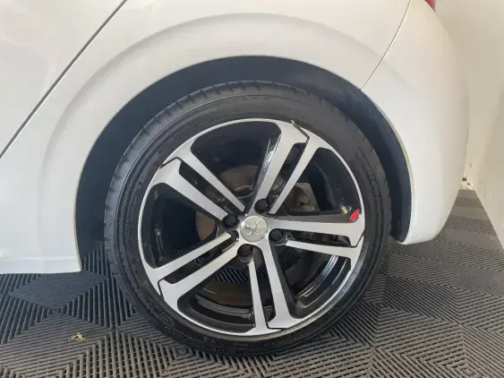 PEUGEOT 208 - voiture d'occasion - Photo 24