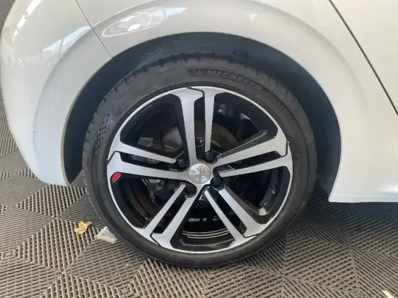 PEUGEOT 208 - voiture d'occasion - Photo 25