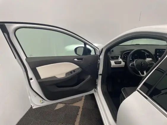 RENAULT CLIO V - voiture d'occasion - Photo 18