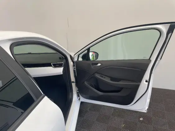 RENAULT CLIO V - voiture d'occasion - Photo 19