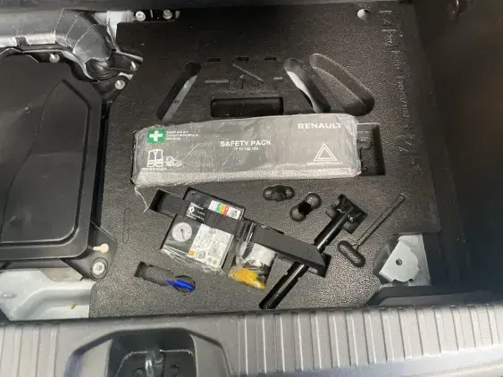 RENAULT CLIO V - voiture d'occasion - Photo 17