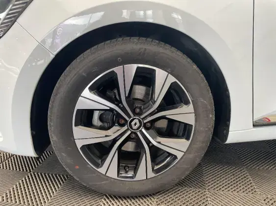 RENAULT CLIO V - voiture d'occasion - Photo 23