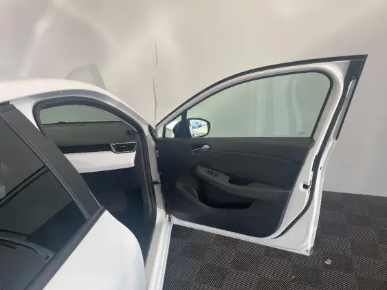 RENAULT CLIO V - voiture d'occasion - Photo 19