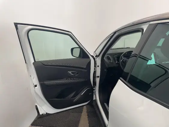 RENAULT SCENIC IV - voiture d'occasion - Photo 19