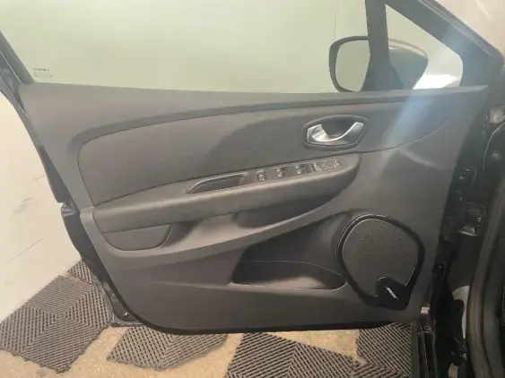 RENAULT CLIO IV - voiture d'occasion - Photo 19