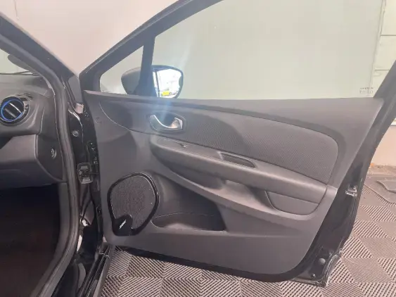 RENAULT CLIO IV - voiture d'occasion - Photo 20