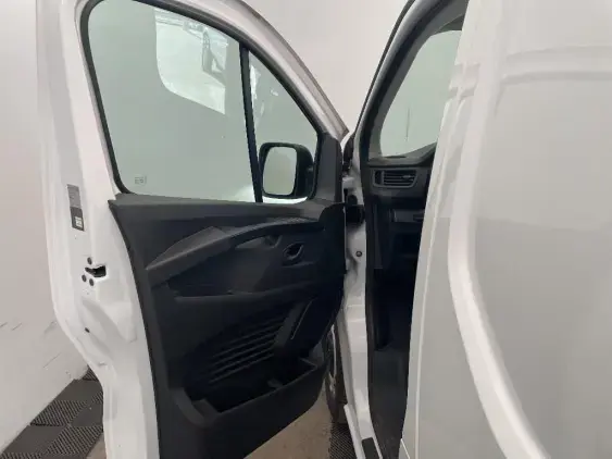 RENAULT TRAFIC FG III - voiture d'occasion - Photo 19