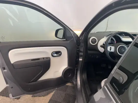 RENAULT TWINGO ELECTRIQUE III - voiture d'occasion - Photo 18