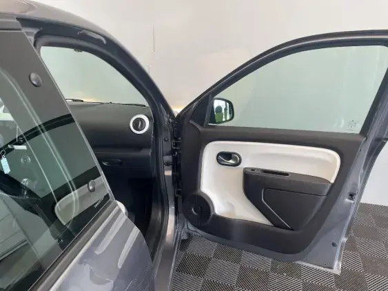 RENAULT TWINGO ELECTRIQUE III - voiture d'occasion - Photo 19