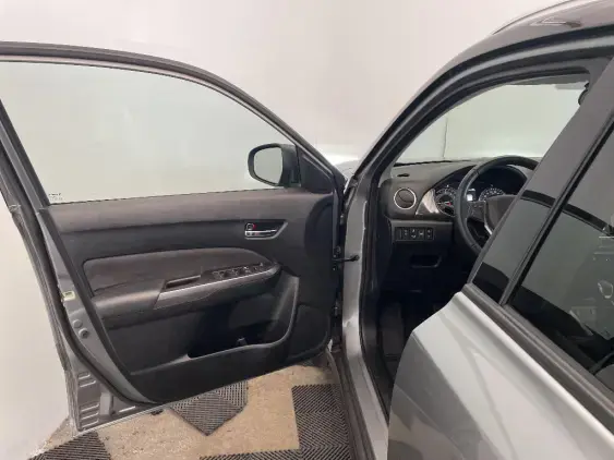 SUZUKI VITARA IV - voiture d'occasion - Photo 19
