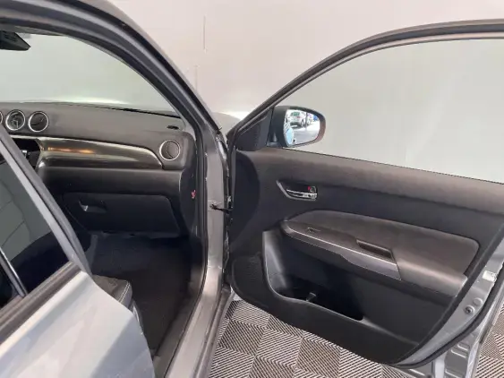 SUZUKI VITARA IV - voiture d'occasion - Photo 20