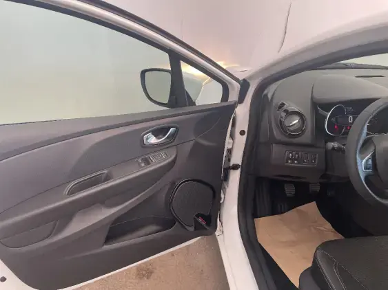 RENAULT CLIO IV - voiture d'occasion - Photo 18
