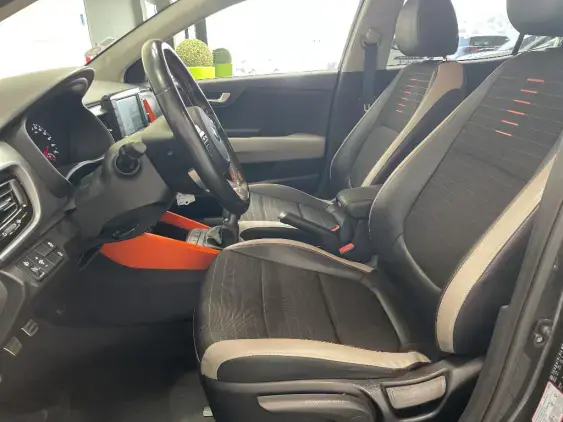 KIA STONIC - voiture d'occasion - Photo 18