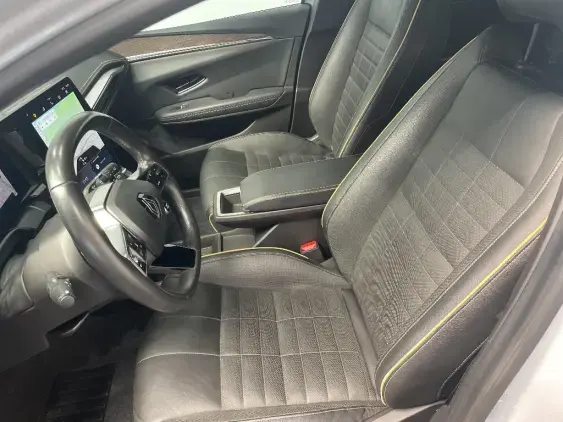 RENAULT MEGANE V - voiture d'occasion - Photo 17