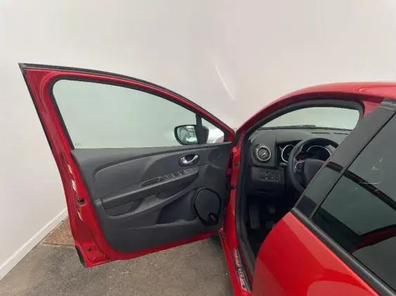 RENAULT CLIO IV - voiture d'occasion - Photo 18