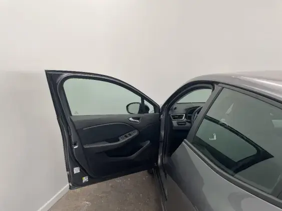 RENAULT CLIO V - voiture d'occasion - Photo 19