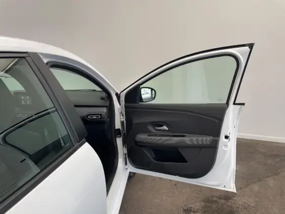 DACIA SANDERO III - voiture d'occasion - Photo 20