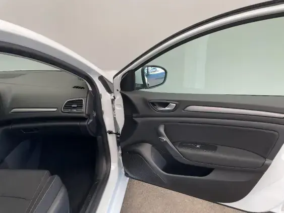 RENAULT MEGANE IV - voiture d'occasion - Photo 19