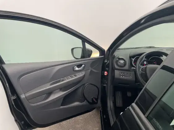 RENAULT CLIO ESTATE IV - voiture d'occasion - Photo 19