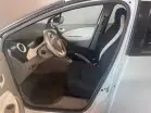 RENAULT ZOE - Photo 18