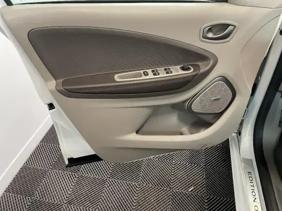 RENAULT ZOE - voiture d'occasion - Photo 19