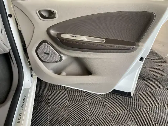 RENAULT ZOE - voiture d'occasion - Photo 20