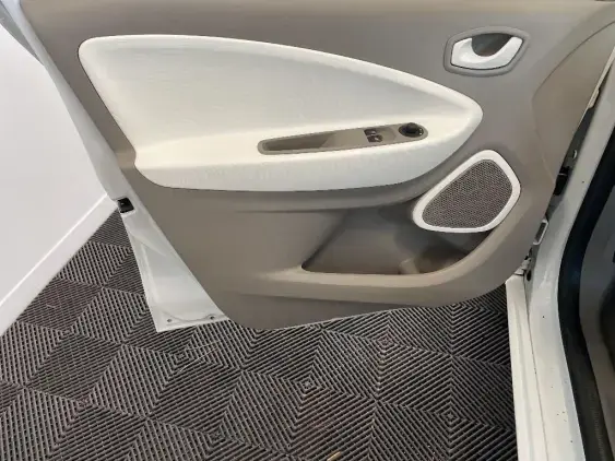 RENAULT ZOE - voiture d'occasion - Photo 19