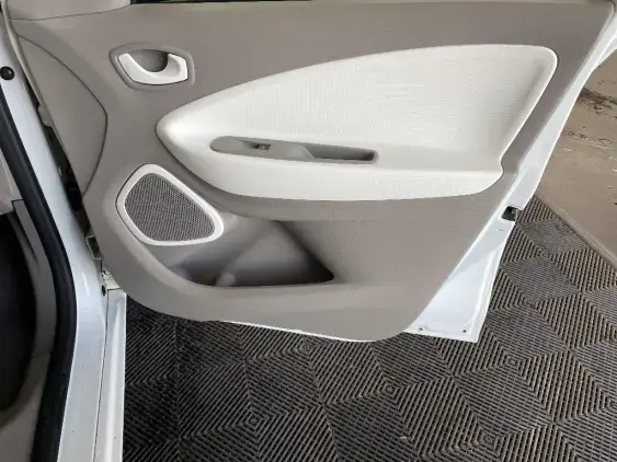 RENAULT ZOE - voiture d'occasion - Photo 20