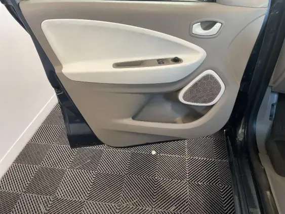 RENAULT ZOE - voiture d'occasion - Photo 19