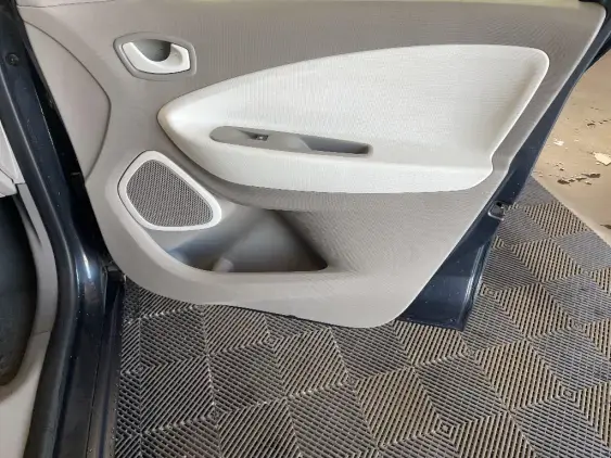 RENAULT ZOE - voiture d'occasion - Photo 20