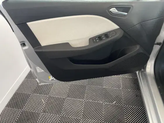 RENAULT CLIO V - voiture d'occasion - Photo 19