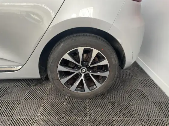 RENAULT CLIO V - voiture d'occasion - Photo 24