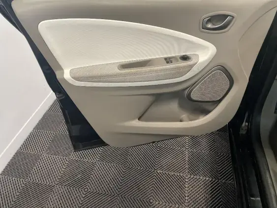 RENAULT ZOE - voiture d'occasion - Photo 19