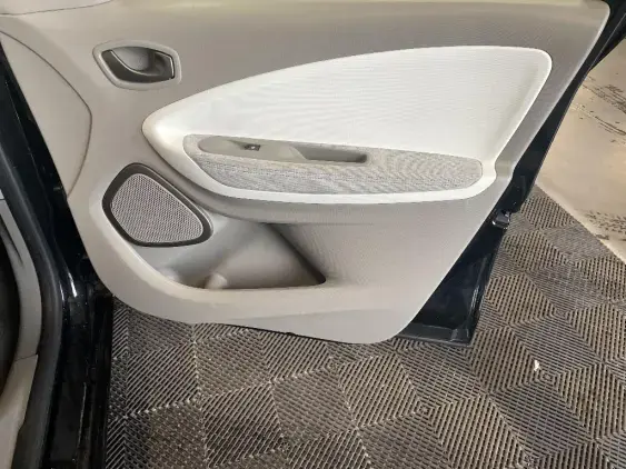 RENAULT ZOE - voiture d'occasion - Photo 20