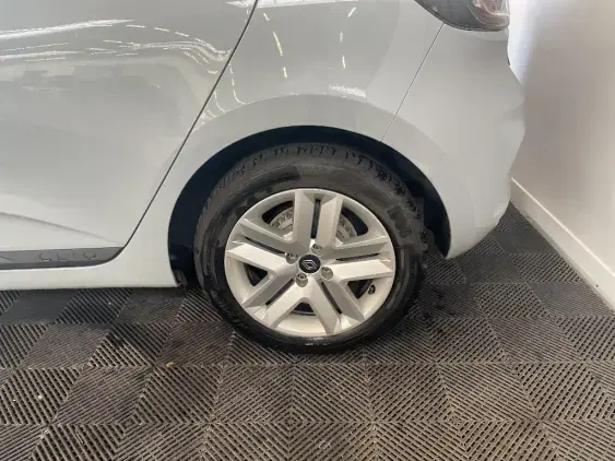 RENAULT CLIO V - voiture d'occasion - Photo 24