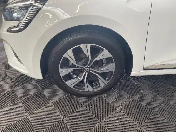 RENAULT CLIO V - voiture d'occasion - Photo 23