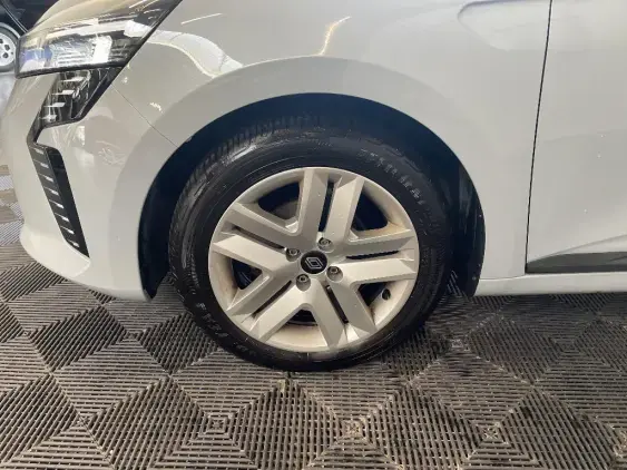 RENAULT CLIO V - voiture d'occasion - Photo 23