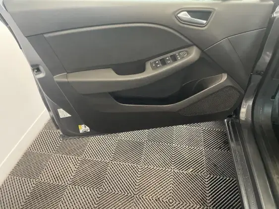 RENAULT CLIO V - voiture d'occasion - Photo 19