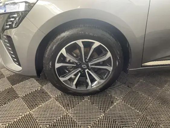 RENAULT CLIO V - voiture d'occasion - Photo 23