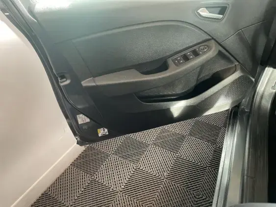 RENAULT CLIO V - voiture d'occasion - Photo 19