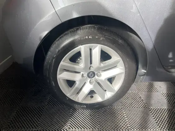 RENAULT CLIO V - voiture d'occasion - Photo 25