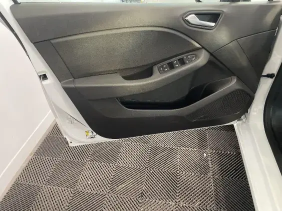 RENAULT CLIO V - voiture d'occasion - Photo 19