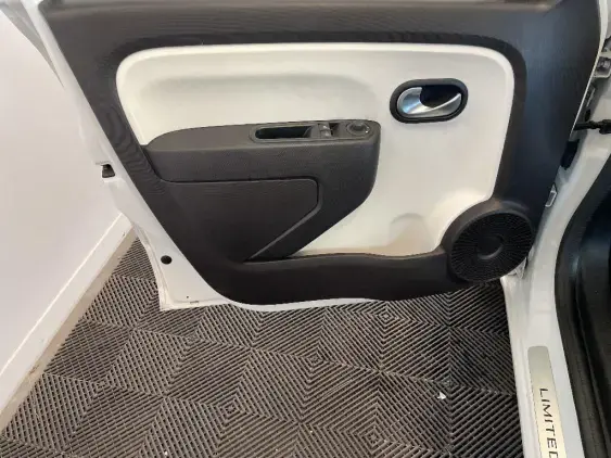 RENAULT TWINGO III - voiture d'occasion - Photo 19