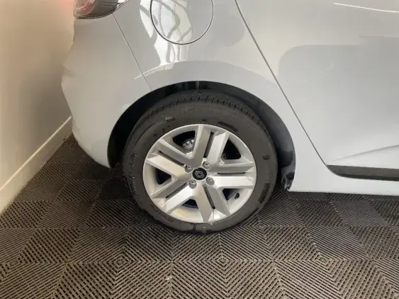 RENAULT CLIO V - voiture d'occasion - Photo 25