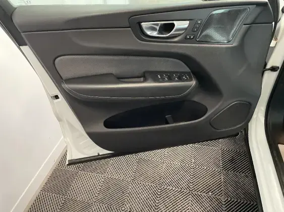 VOLVO XC60 II - voiture d'occasion - Photo 19