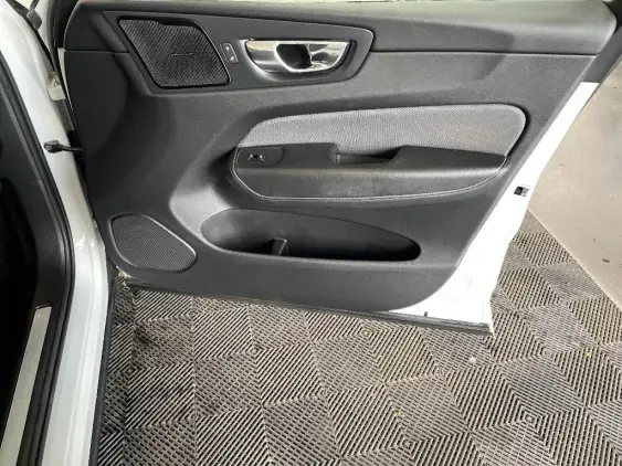 VOLVO XC60 II - voiture d'occasion - Photo 20