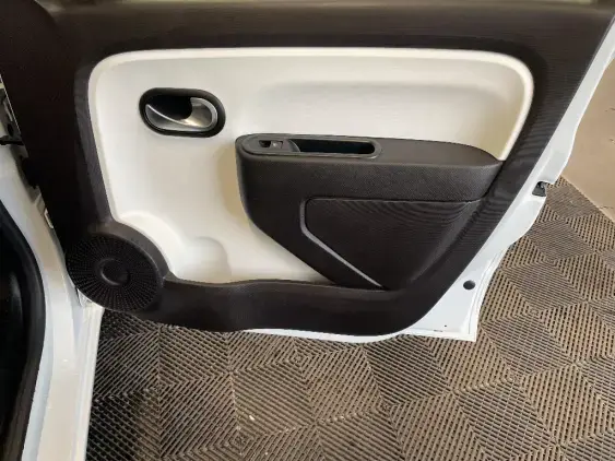 RENAULT TWINGO III - voiture d'occasion - Photo 20