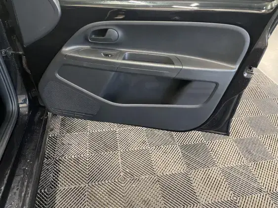 VOLKSWAGEN E-UP! II - voiture d'occasion - Photo 20