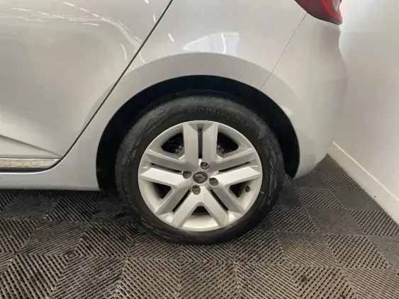 RENAULT CLIO V - voiture d'occasion - Photo 24